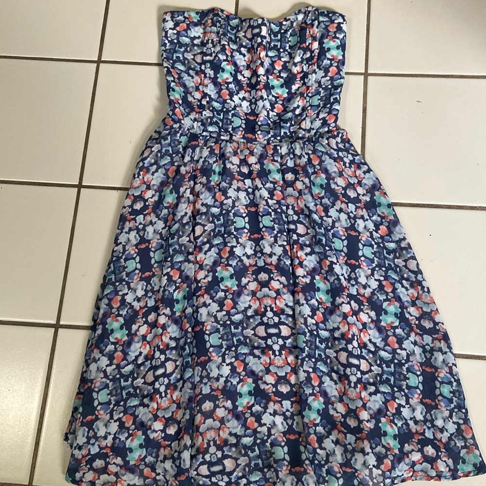 Summer strapless. WAYF dress.